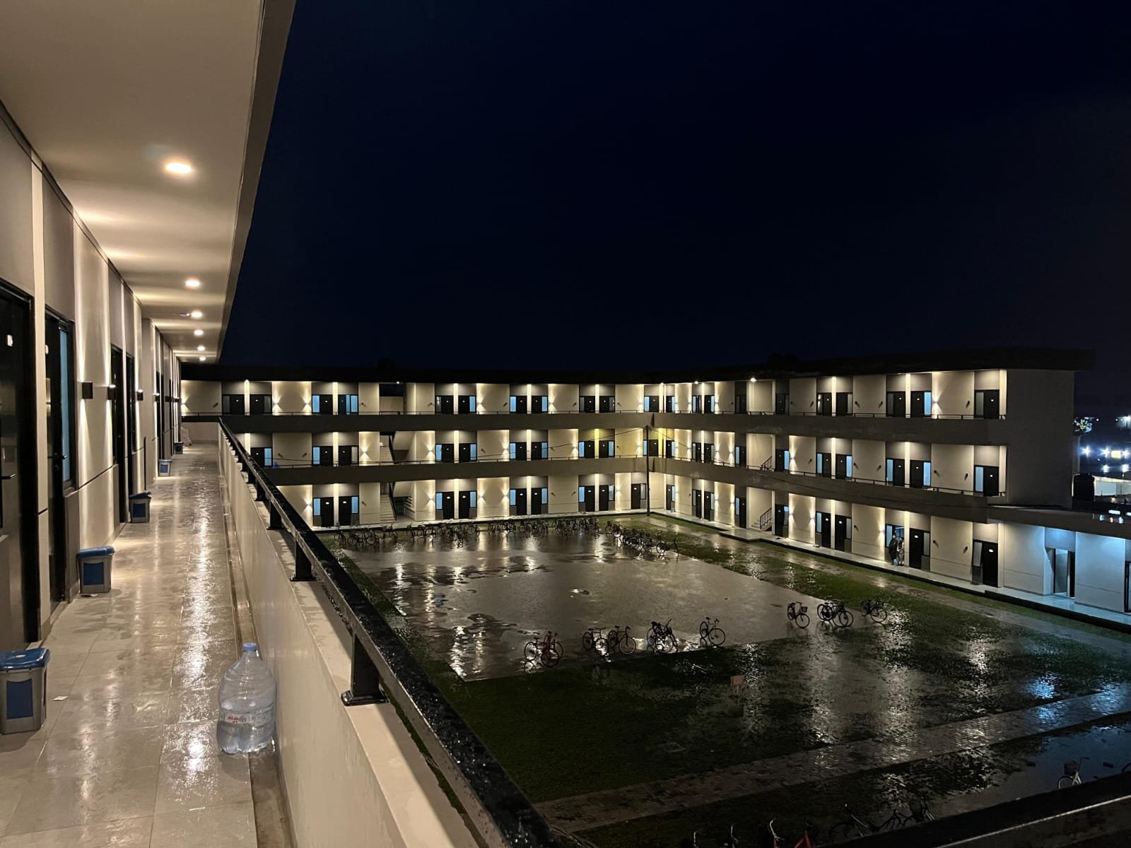Foto Bie Plus Malam Hari